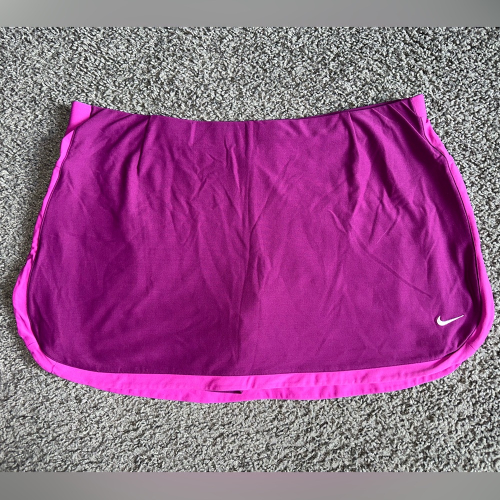 Nike magenta skort